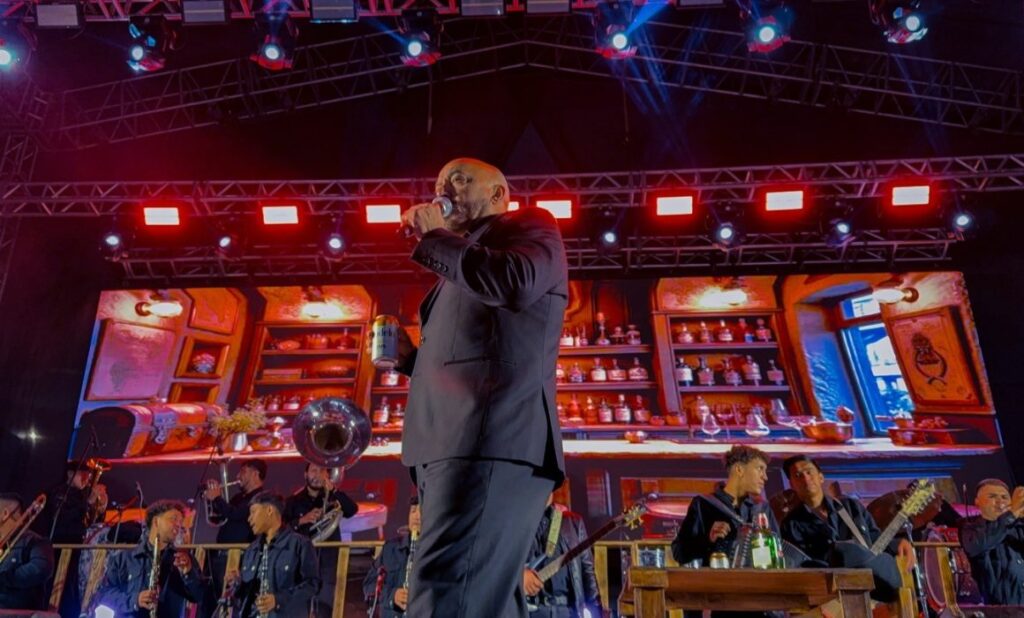 fefb129facbe4f59a9449d45f3ccf787