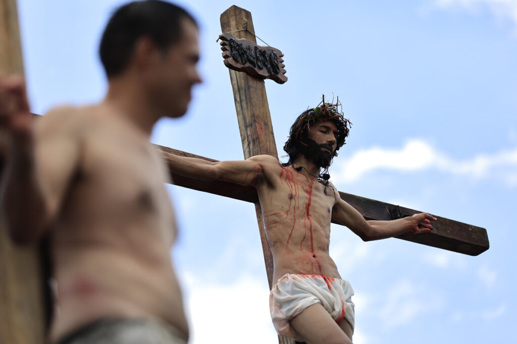 En Latinoamérica se conmemora el Viernes Santo con procesiones y plegarias