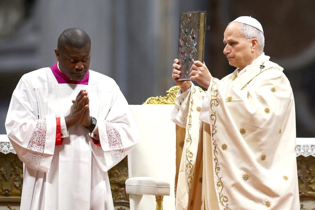 ddef5a385684475e91733af6ed87f666