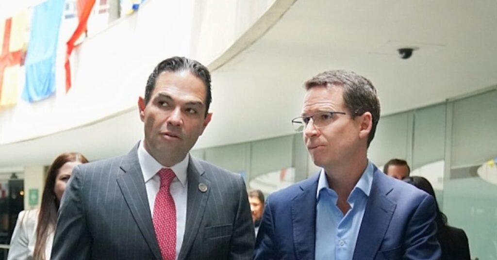 f886c93c8fdf4cc58aeef2ddd947f3fe