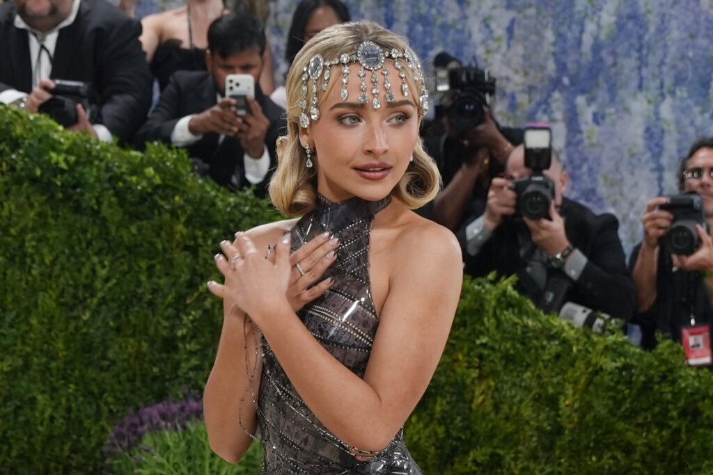 Sabrina Carpenter solicita una orden de alejamiento contra un presunto acosador